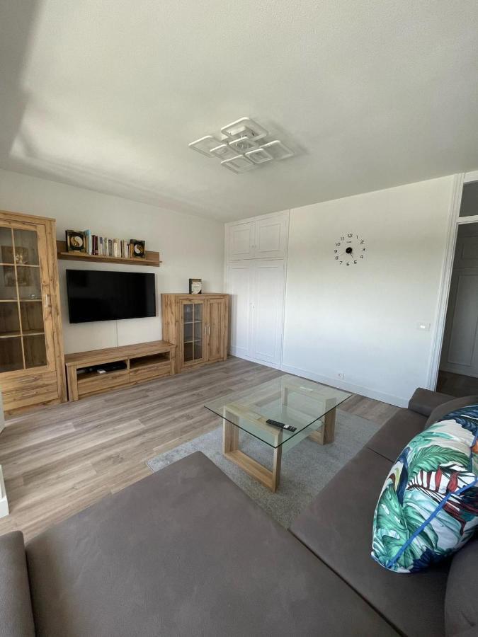 Milladoiro Apartment Teo Bagian luar foto